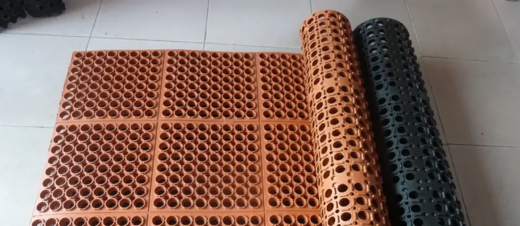 Get the best antislip rubber mats in dubai - water resistance & anti fatigue mats