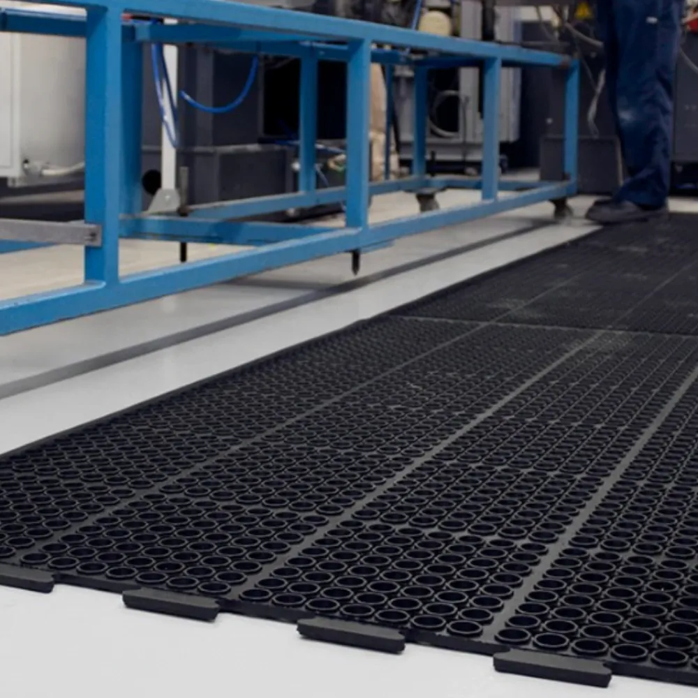 Nitrile rubber flooring tiles for chemical resistant factory floor Dubai