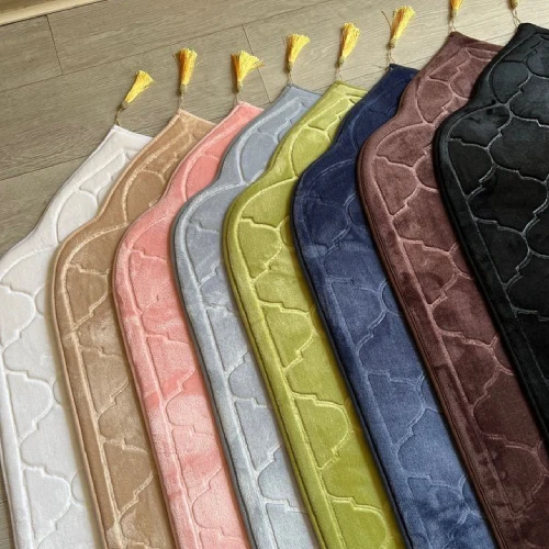 Prayer Mats Dubai providing soft support and elegant Islamic motifs for peaceful prayer sessions
